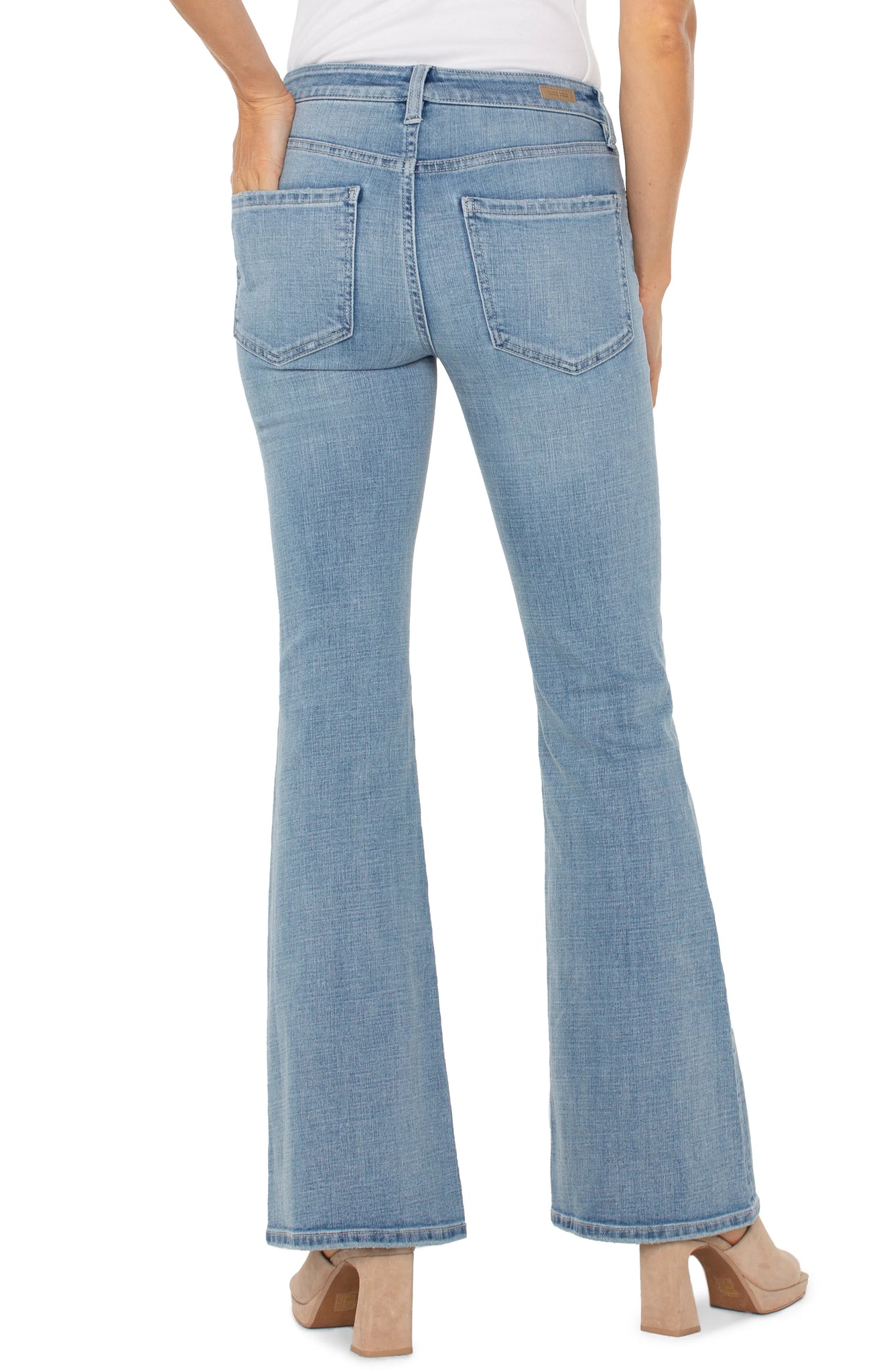 Hannah Flare 32" Jean