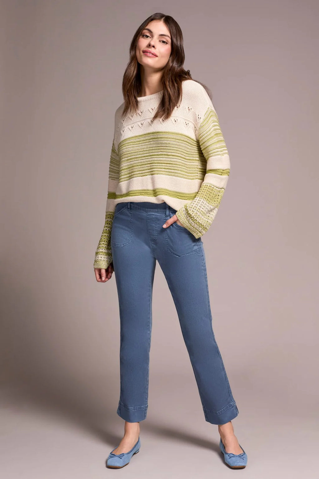 Comfort Stretch Pull-On Kick Flare Ankle Pants