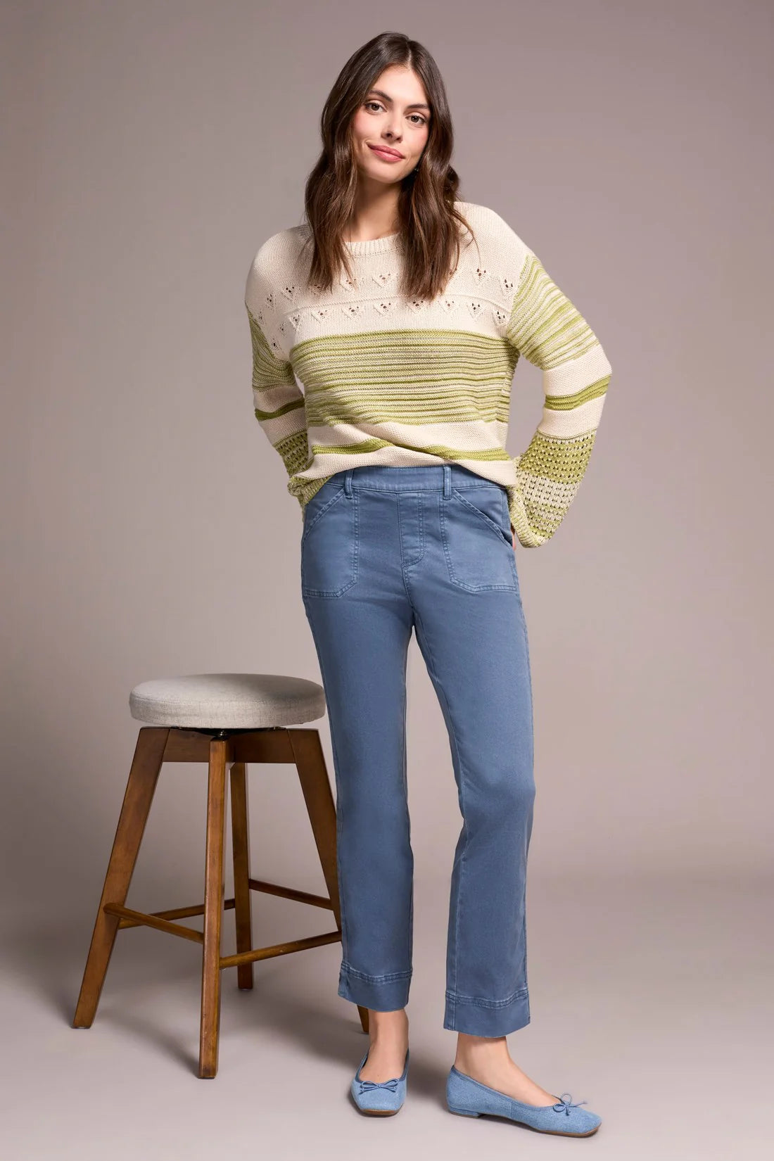 Comfort Stretch Pull-On Kick Flare Ankle Pants